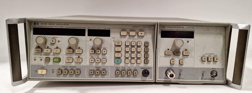 AS-IS HP 8350B Sweep Oscillator W 83592A RF Plug-In Module NO RETURNS