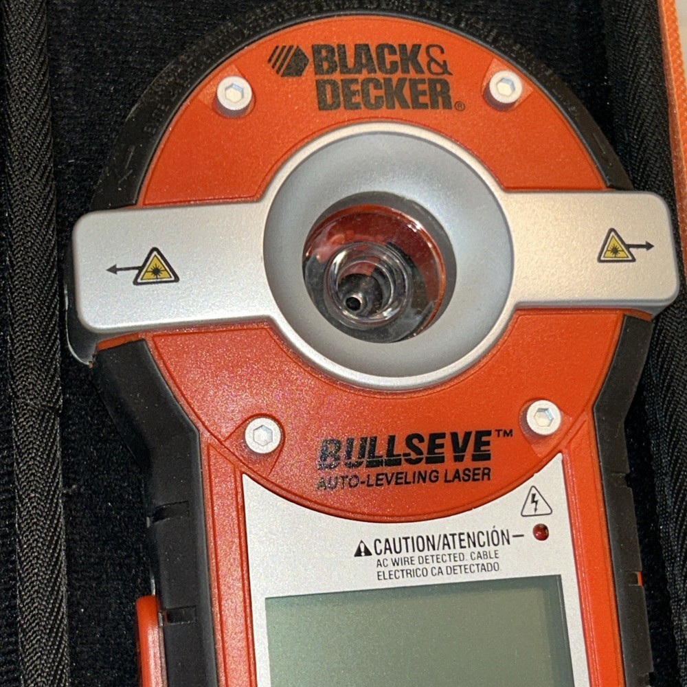 Black & Decker BDL190S Bullseye Auto Leveling Laser w/Stud Sensor + Case E1