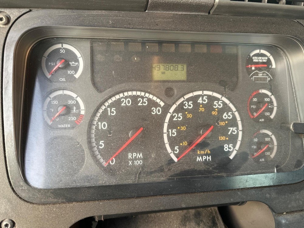 2011-2014 Freightliner CASCADIA Speedometer Instrument Cluster - Used