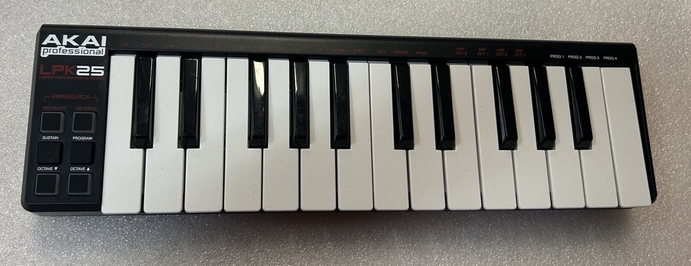 Akai LPK25 USB Mini Performance MIDI Keyboard