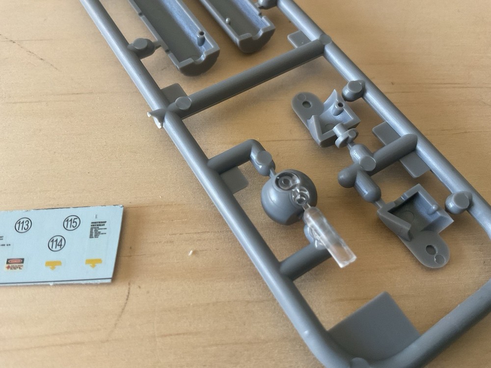 1/48 scale AN/AAQ-28 LITENING targeting pod