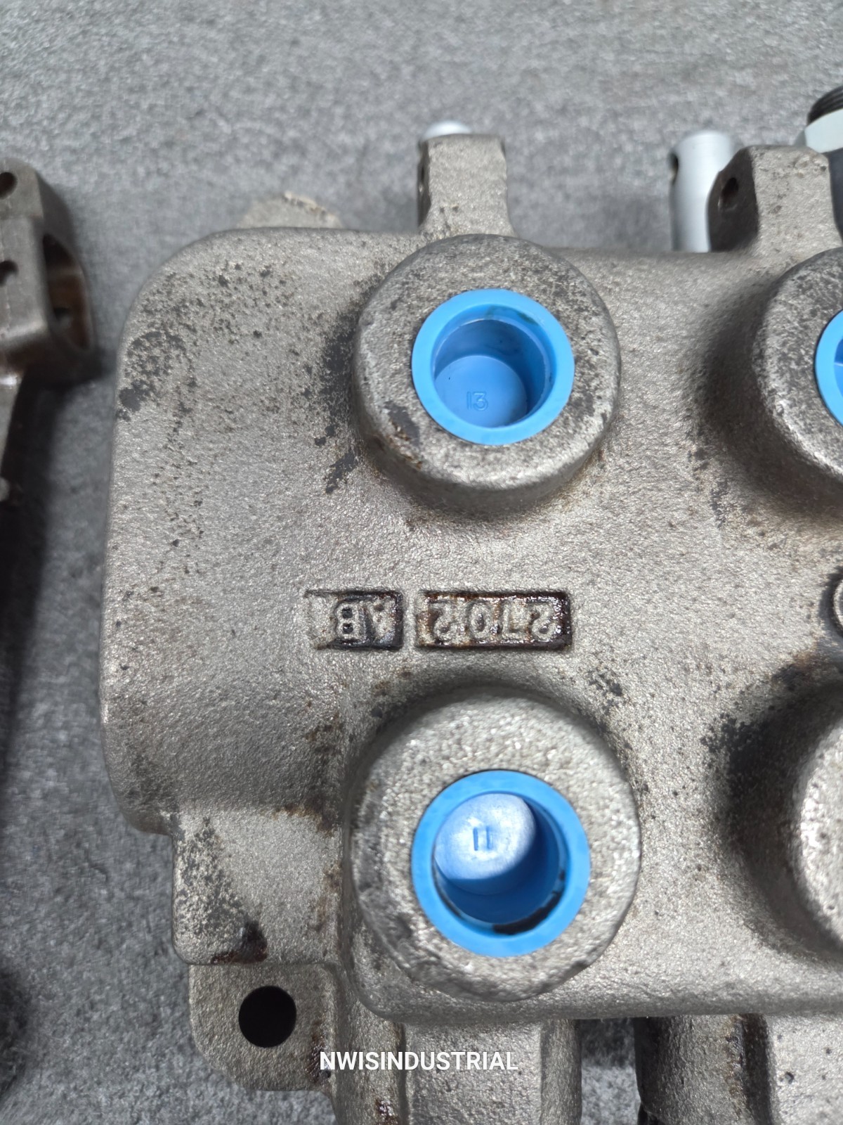Gresen Hydraulics 2702 Hydraulic 2 spool control valve block
