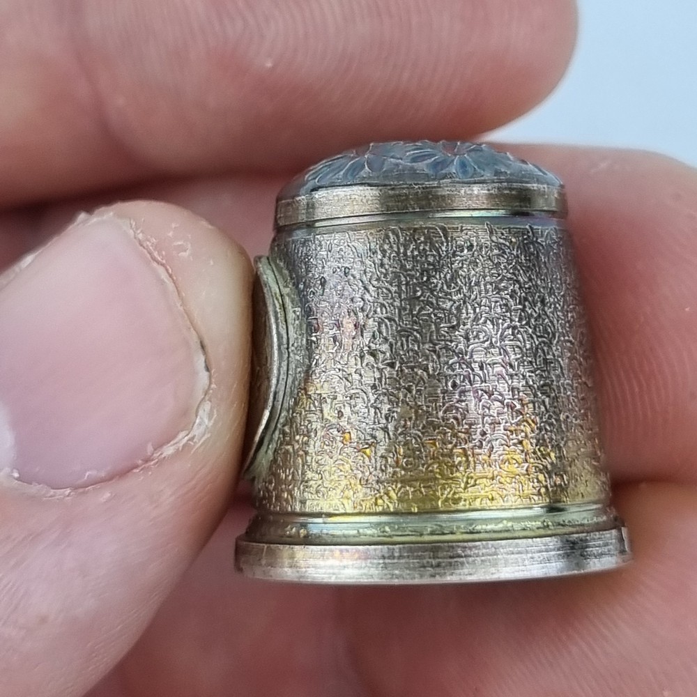 Solid Silver Thimble Figures Roundel Birmingham 1998 Swann Thimbles