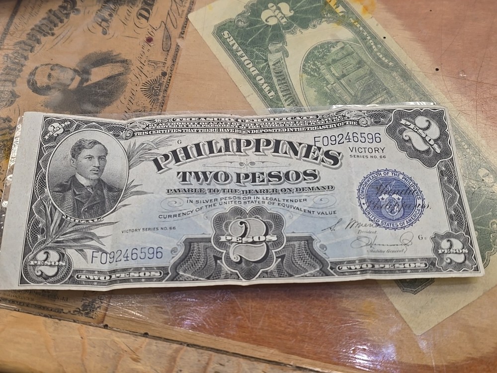 1944 PHILIPPINES TWO PESOS VICTORYSilver NOTE - SERIES NO. 66 - WW II