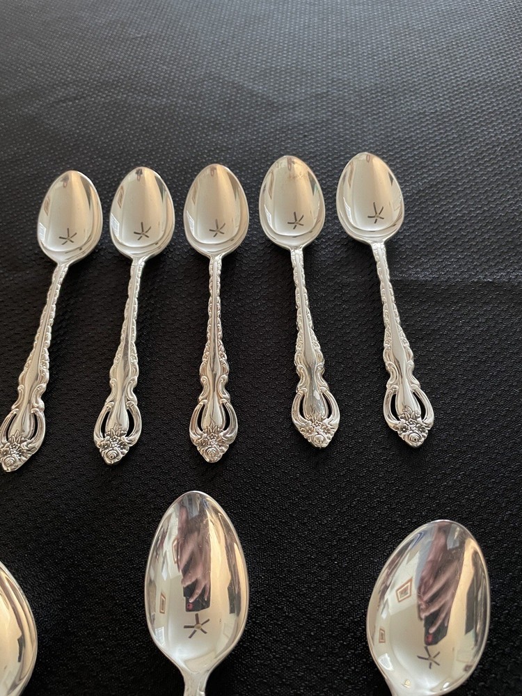 8 International Deep Silver COUNTESS Silver Plated Teaspoons 6”