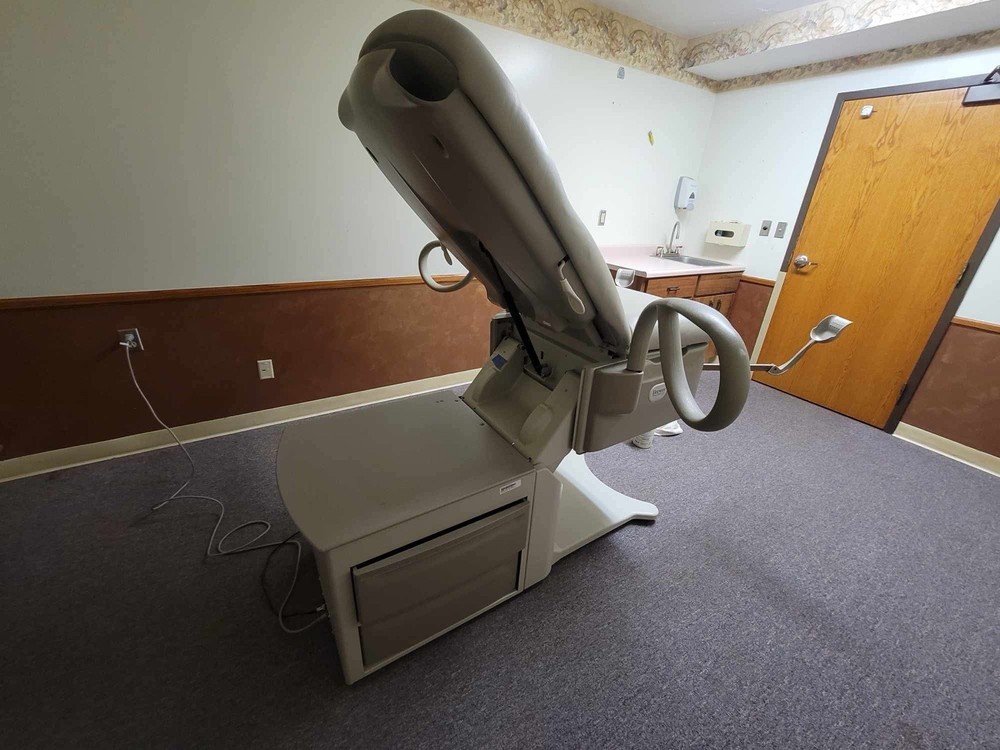 Brewer 6001 High Low Exam Table