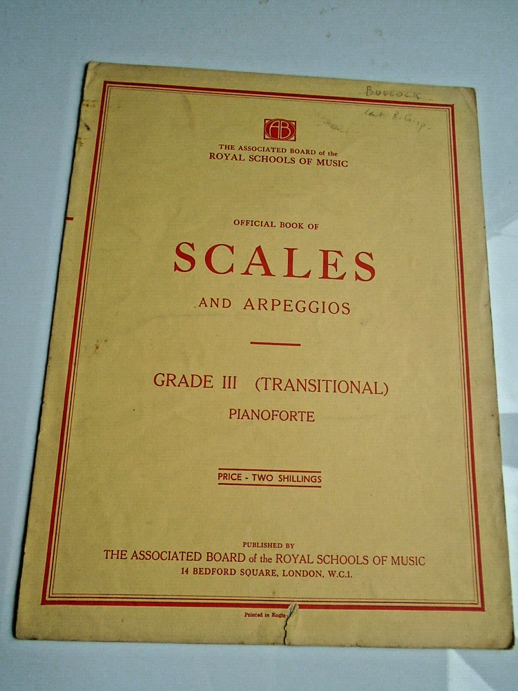 SCALES & APPREGIOS - Grade III (transitional) piano