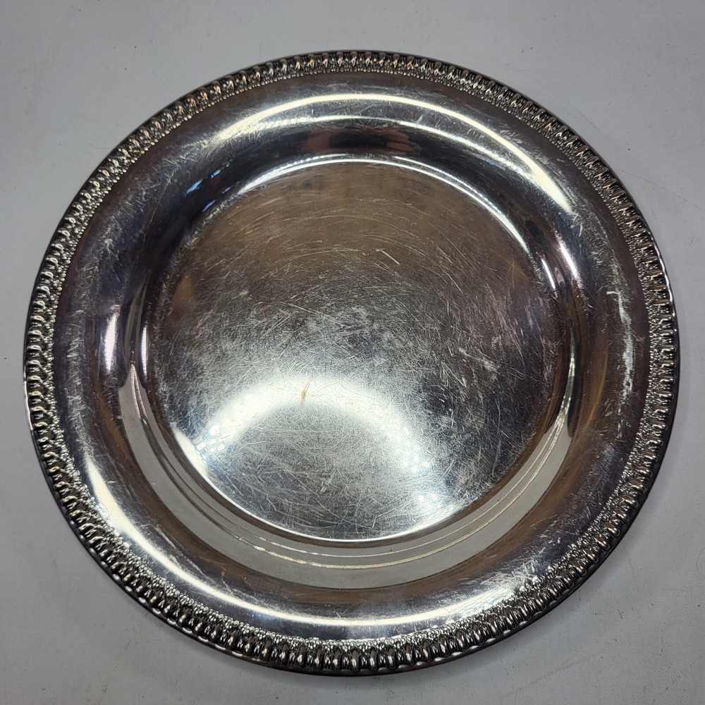 Vintage Wilcox 7075 Silverplate Round Serving Platter 11" International