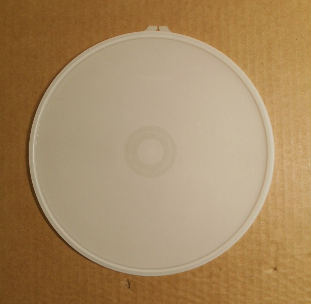 Tupperware Vintage 2197A  Tab Clear Sheer Replacement 9" Lid Only O11
