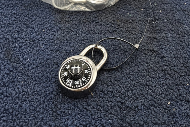 (QTY 5) MasterLock V647 2585952 3923 Combination Padlock NO KEYS