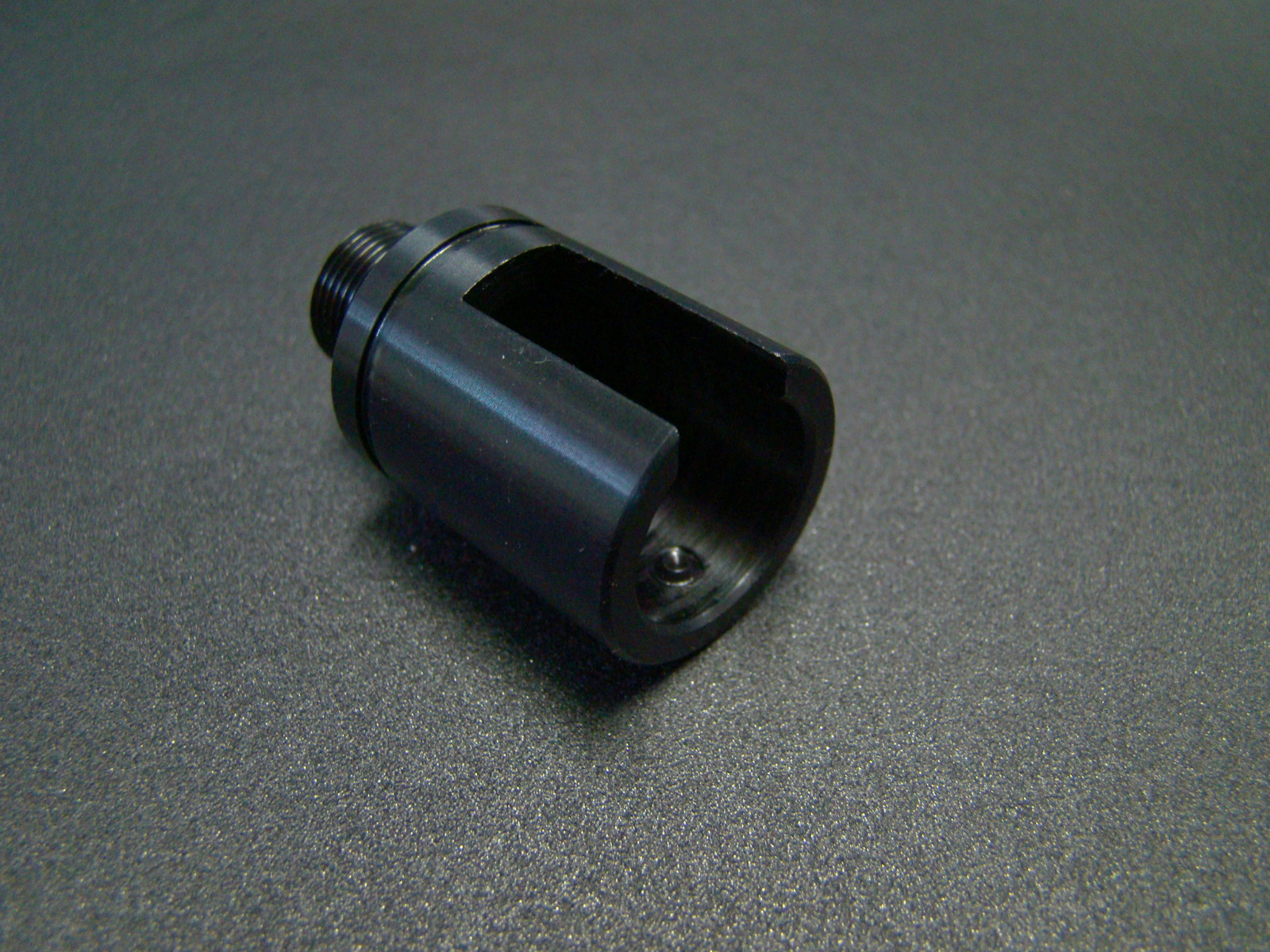 10/22 1022 10-22 Thread adapter BLACK 1/2-28 1/2x28 .5-28 MADE IN USA