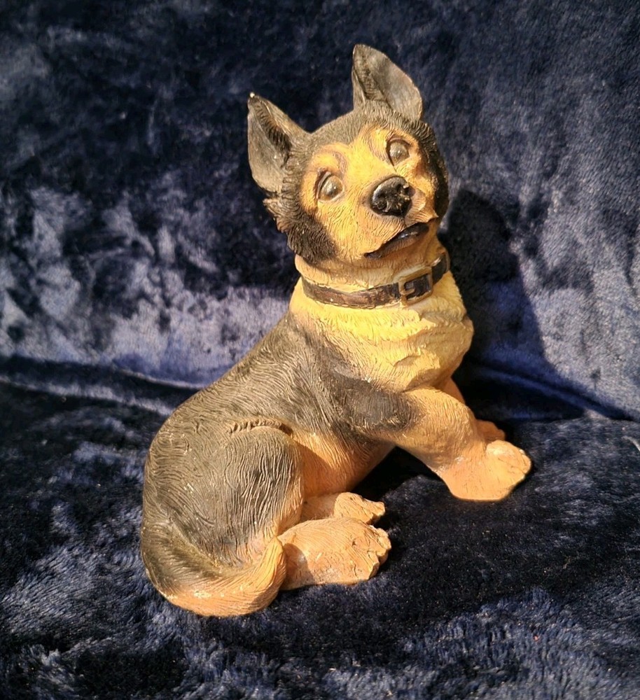 K's Collection TM German Shepherd Figurine