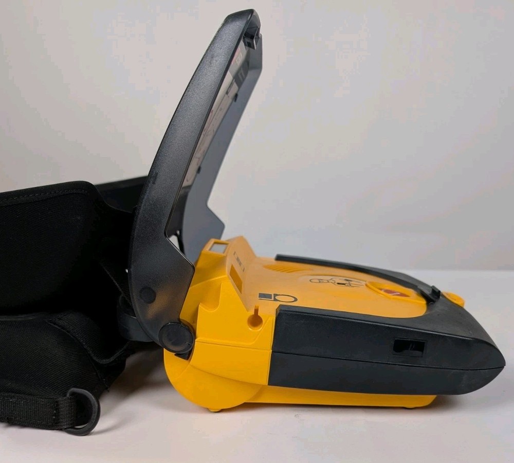 Physio Control Lifepak CR Plus With Case