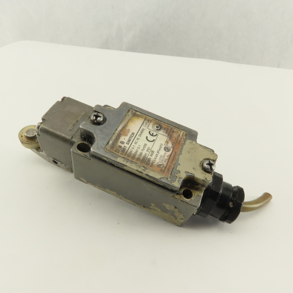 Omron D4B-2511N 400V 2A Cam Roller Rocker Limit Switch