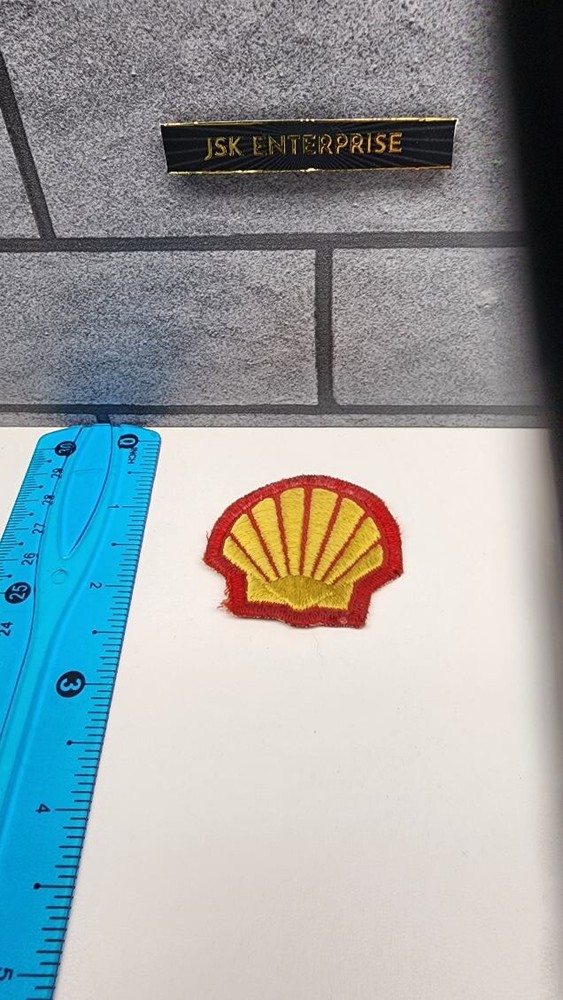 (USED) Vintage Shell Gas Station company logo patch