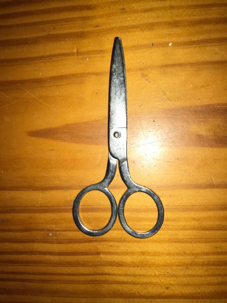 5 Vintage Sewing Scissors