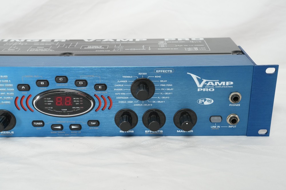 BEHRINGER V-AMP PRO Guitar Amp Simulator/Multi-Effects , Excellent Condition