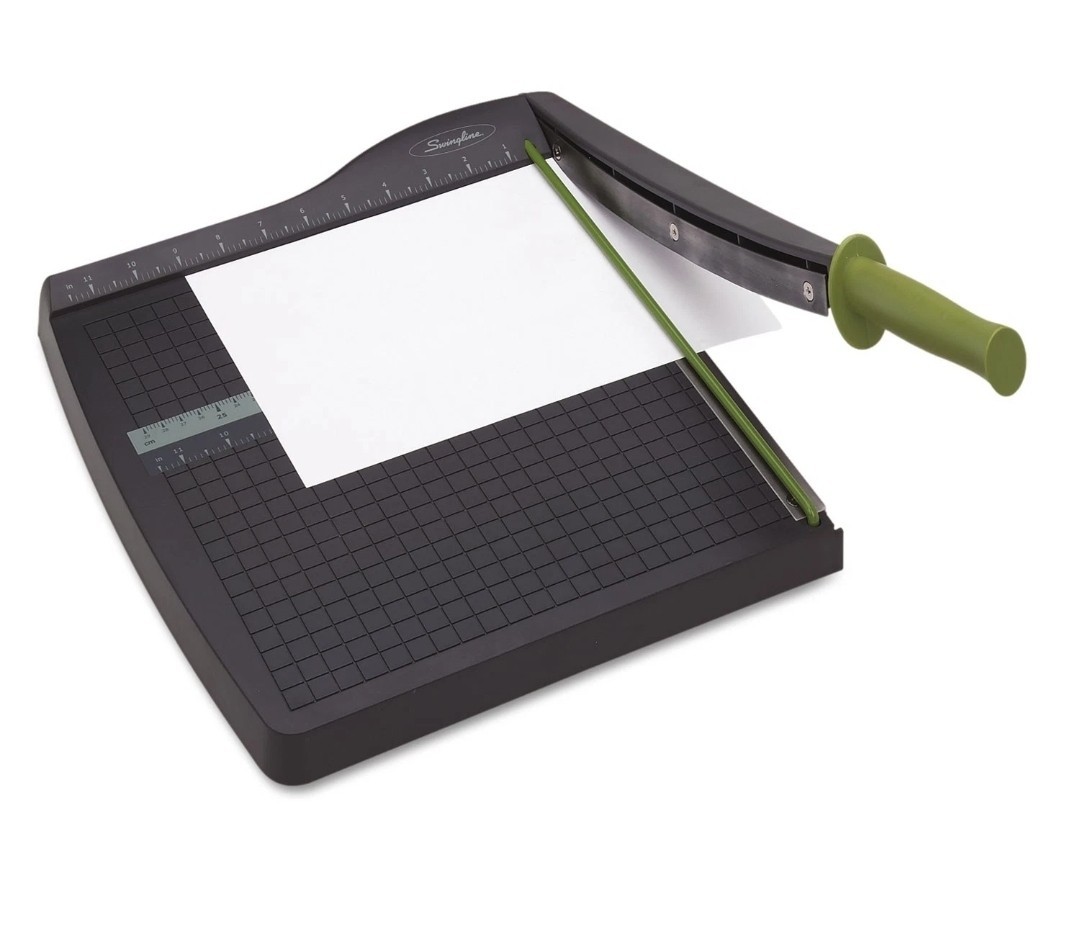 Swingline ClassicCut Lite Paper Trimmer 10 Sheets Durable Plastic Base 13 x 19