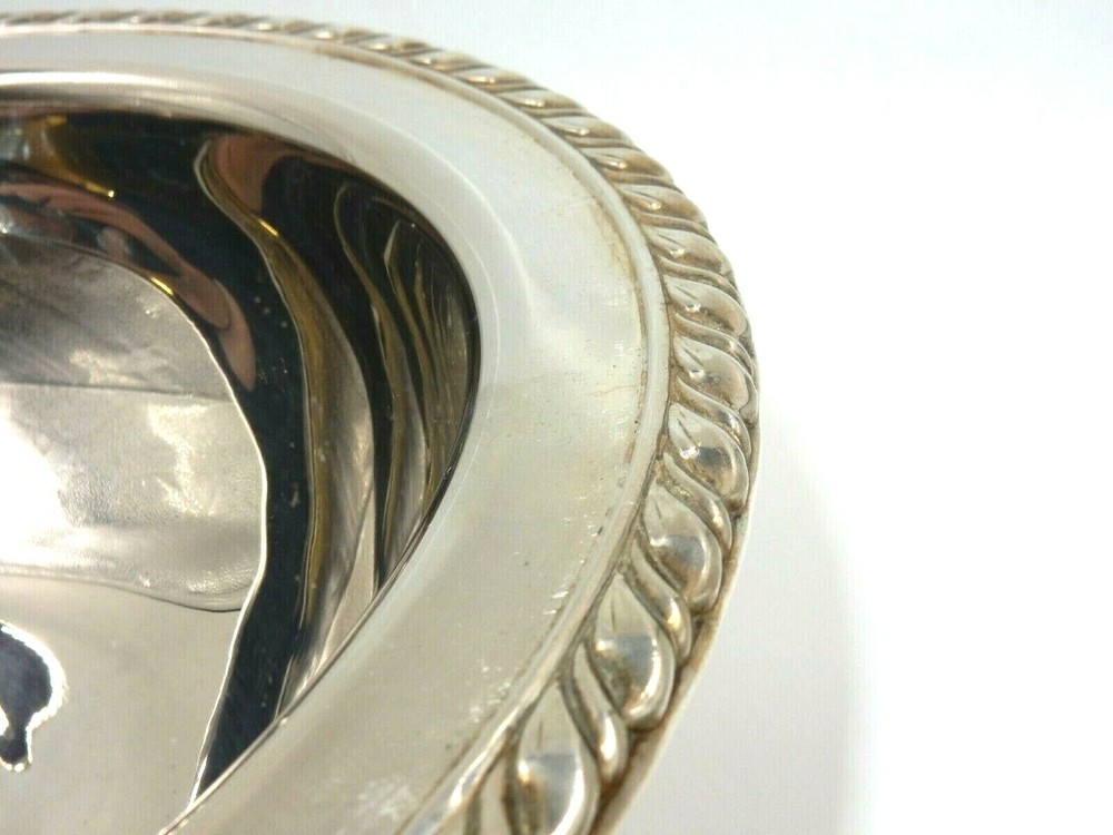 VINTAGE WM ROGERS SILVERPLATE FOOTED COVERED CASSEROLE DISH W/ PYREX INSERT