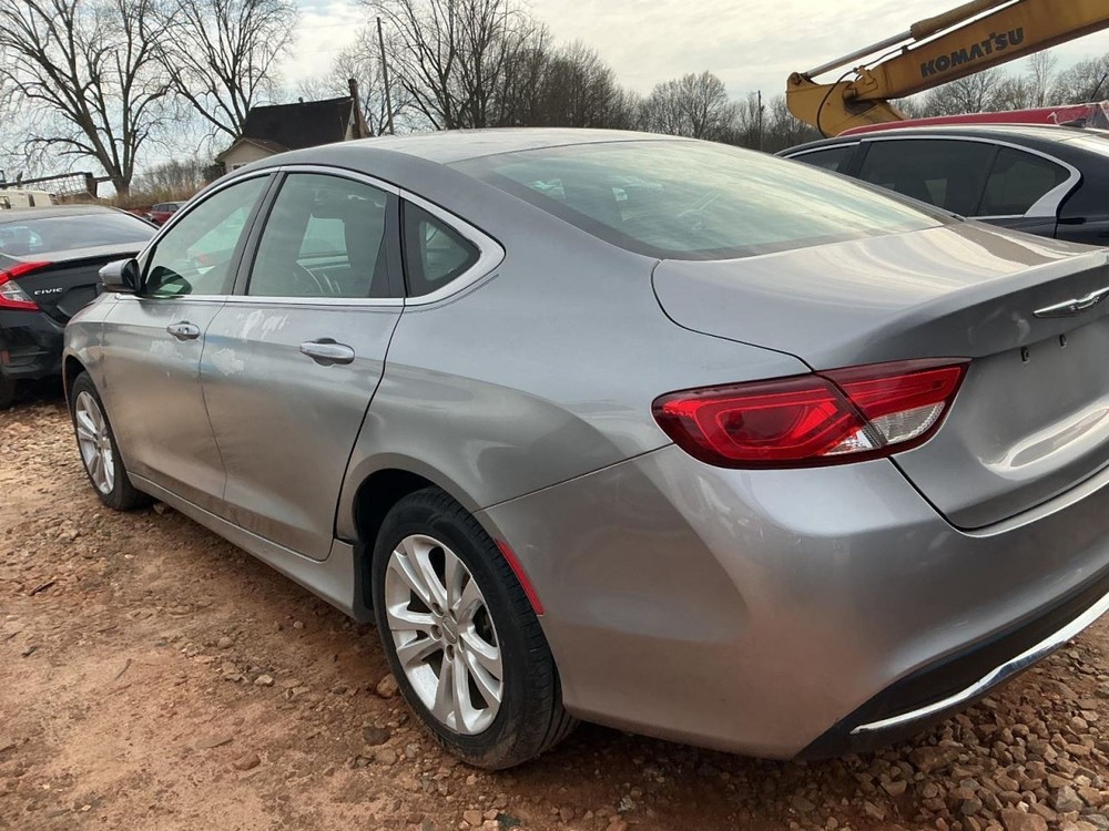 200 2015 Glove Box 4985095