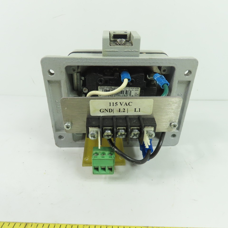 Mencom NEMA Type 4 Programming Port Interface 115VAC Dual Outlet D-Sub 9