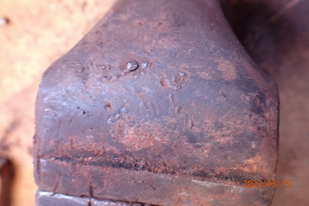 OLDER WILTON BULLET BENCH VISE FUNCTIONAL BUT HAS ISSUES