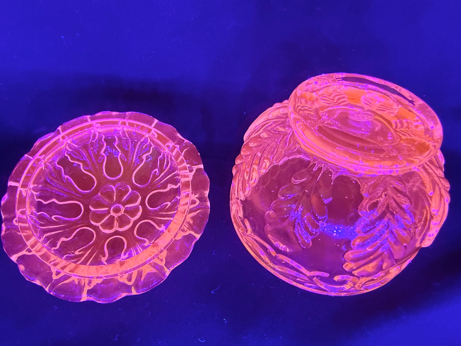 Green Vaseline Uranium glass covered candy dish coffee sugar jar bowl / selenium