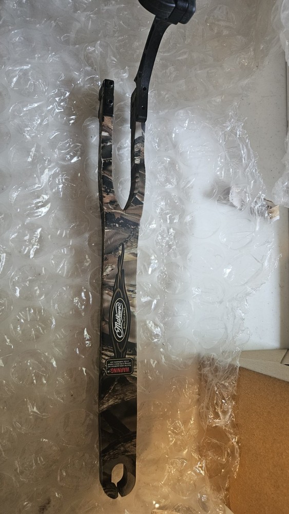 Mathews Helim 65# Top LIMB Lost Camo With String Suppressor