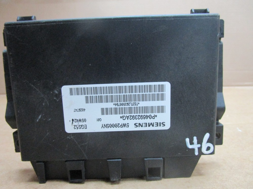 05 06 2005 2006 Chrysler 300 Transmission Control Module Computer TCM 04692392