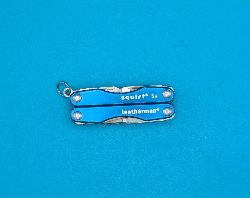 Leatherman Squirt S4 Multi-Tool, Key Ring, Retired, BLUE!