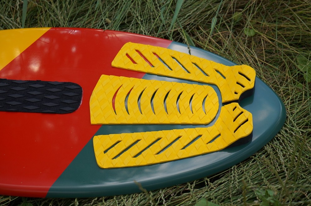 Skimboard for Kids with PVC foam core inside