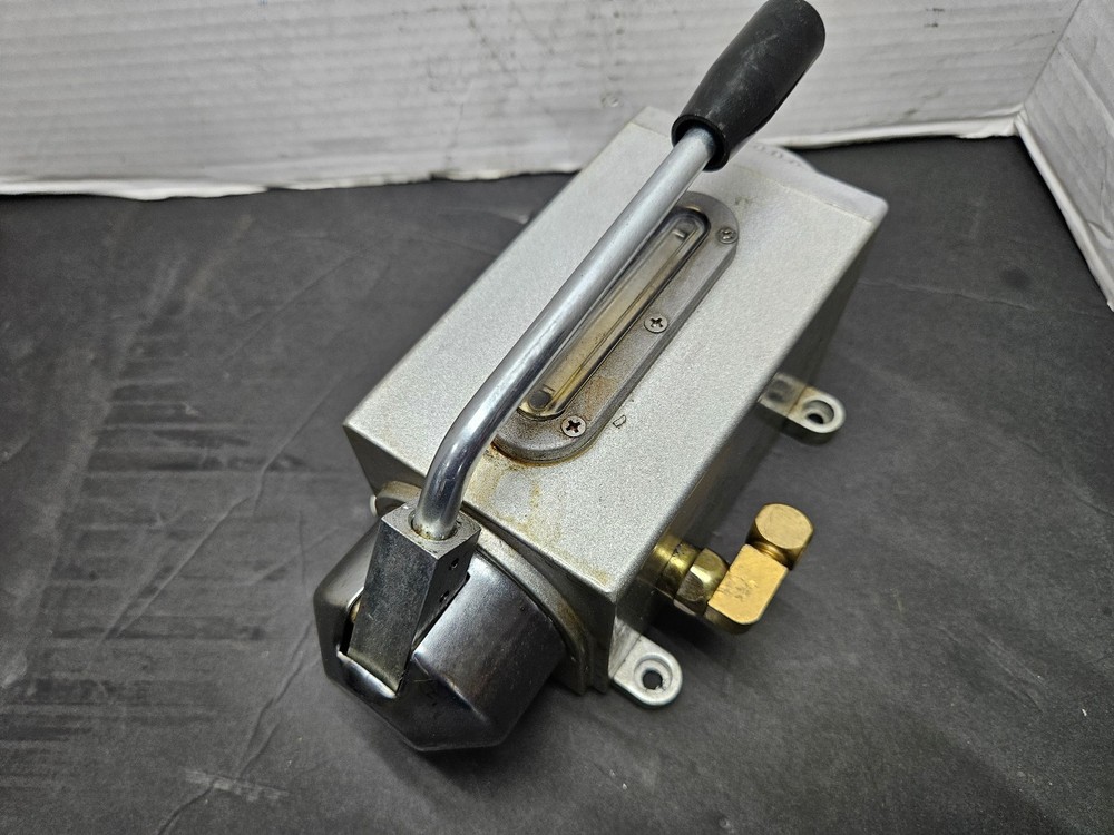 Bridgeport Type Oil Lube Pump