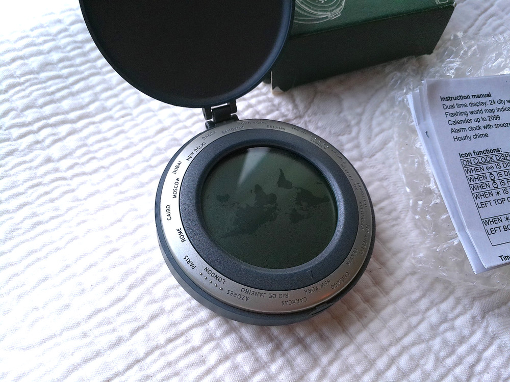 EDDIE BAUER REAL GEAR ROUND WORLD TIME CLOCK COMPACT MAP ALARM TIME ZONE DISPLAY