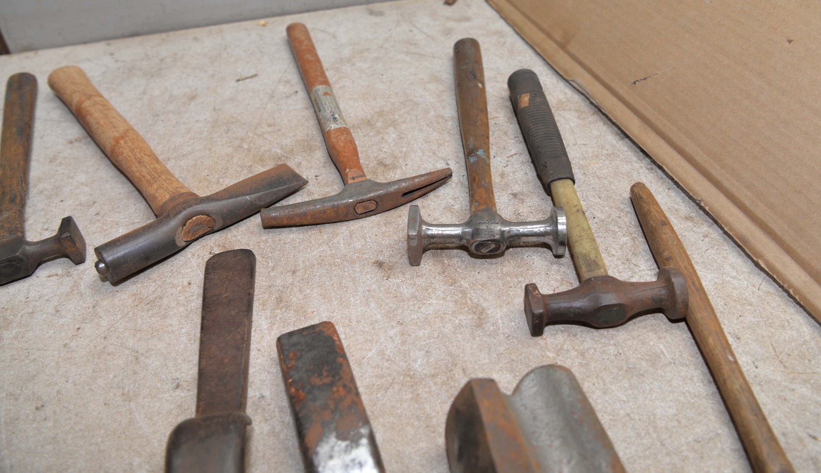 12 vintage autobody dolly spoon hammers & more lead working collectible tool D0