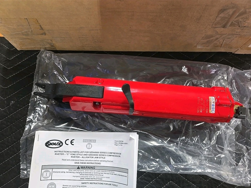 SIOUX Tools Compression Riveter SZEA8000 Max Force ( No Jaw ) Tool Only