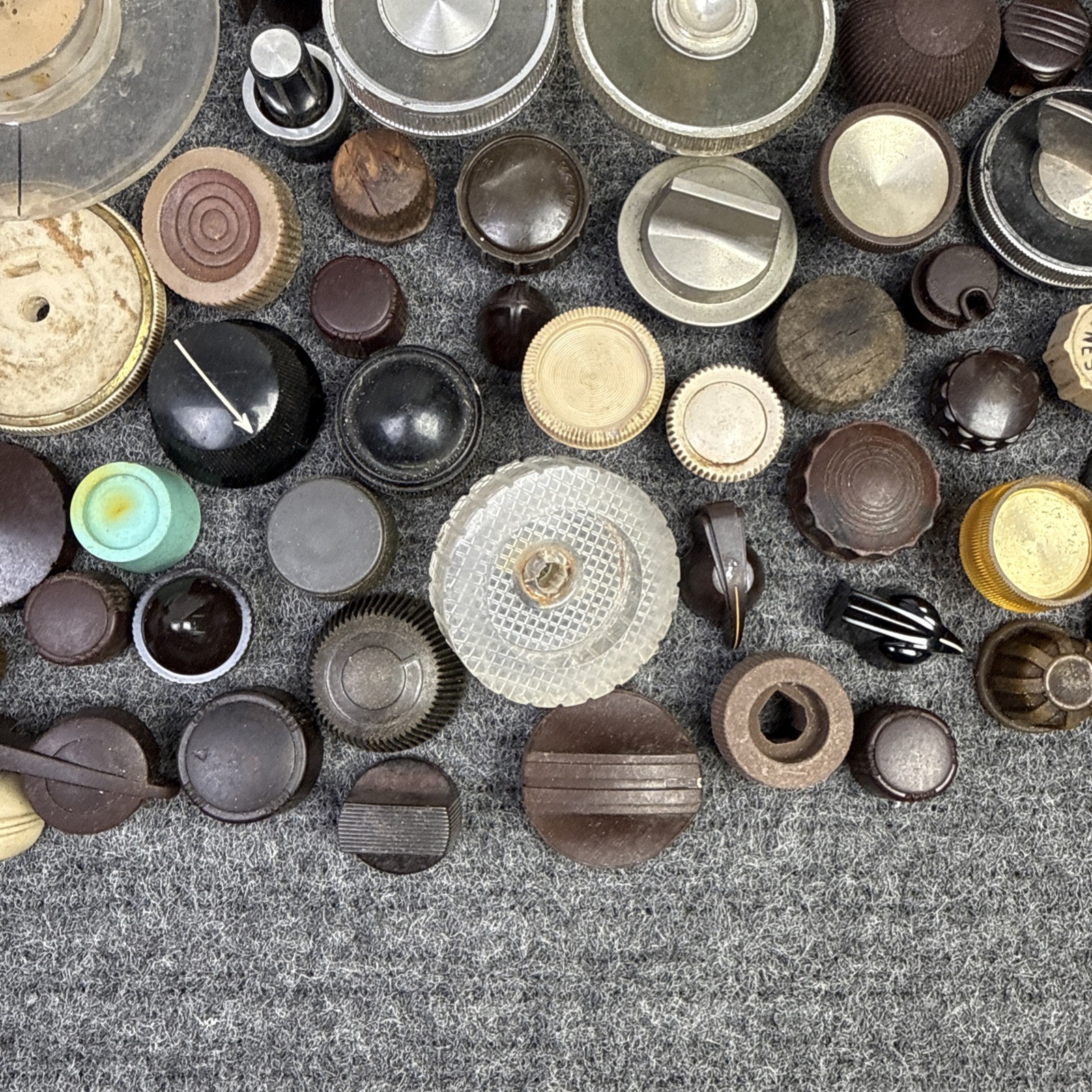 50+ Vintage Radio / TV / Equipment Knobs Used Midcentury Plastic Bakelite LOT