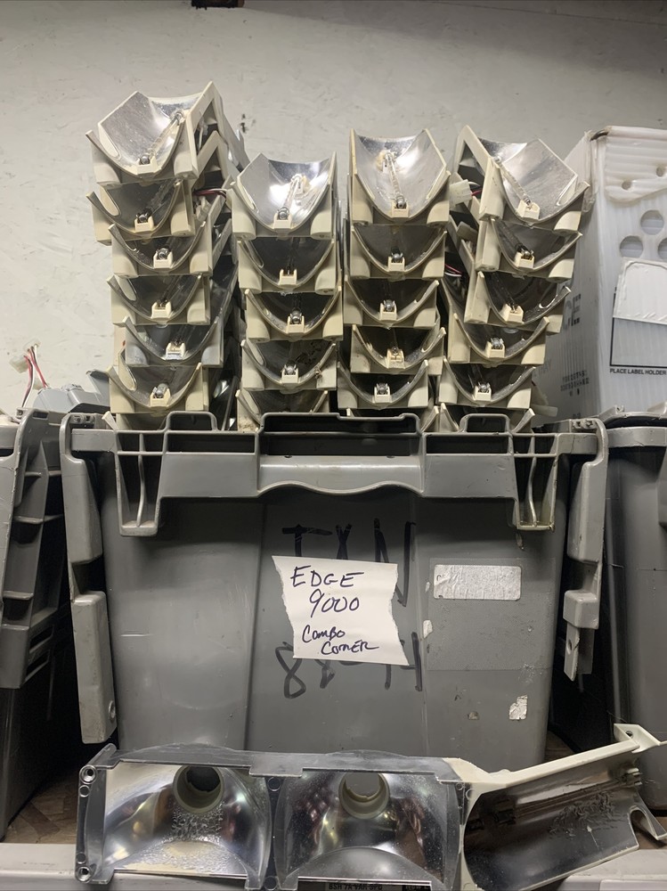 Whelen Edge Combo Corner Strobe With Twist locks