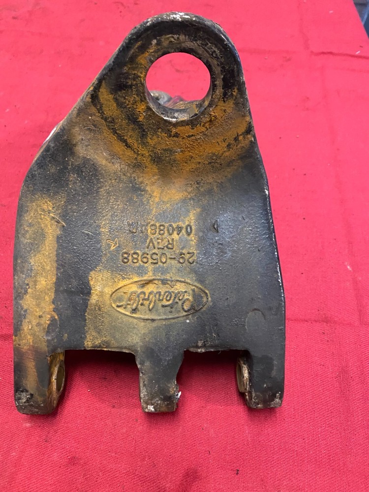 PETERBILT REAR CAB SUPPORT ,MOUNT, BRACKET SUSPENSION MOUNT 29 05988