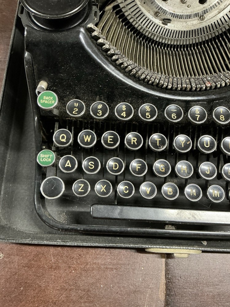 Underwood Universal Portable Typewriter 1930's Working Condition