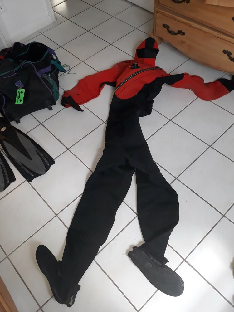 DIVING GEAR