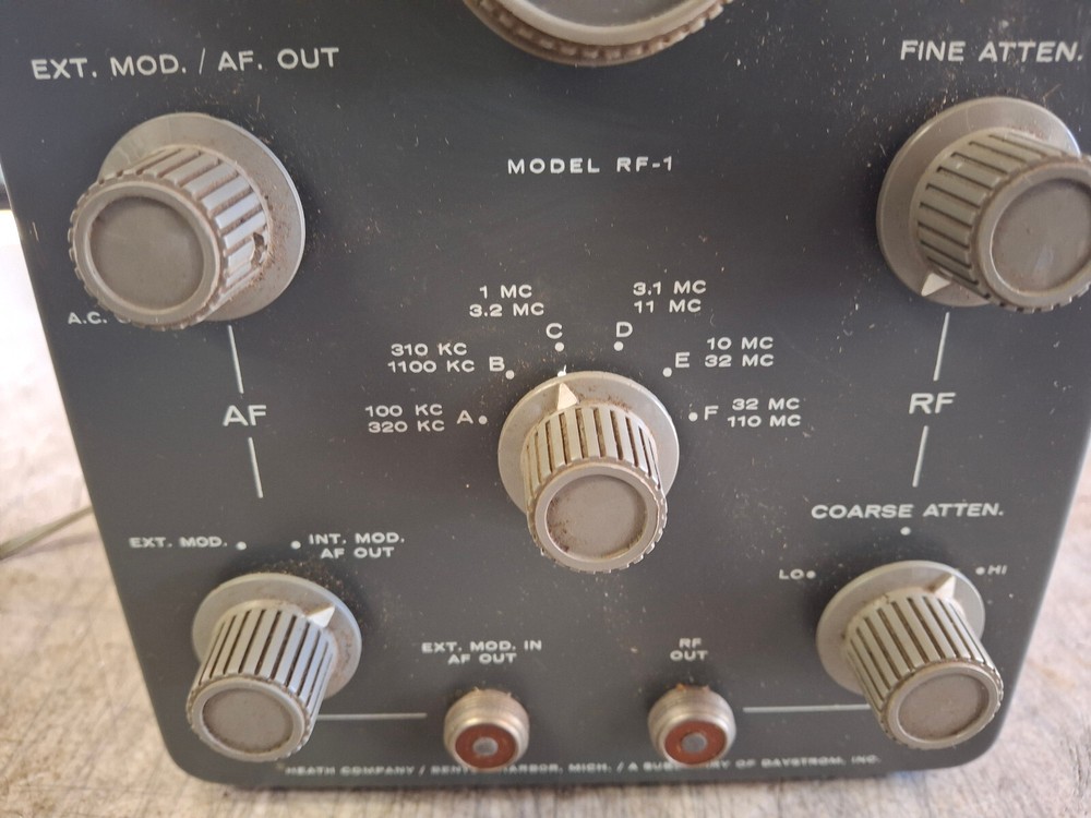 Vintage Ham Radio Heathkit RF-1 RF Signal Generator