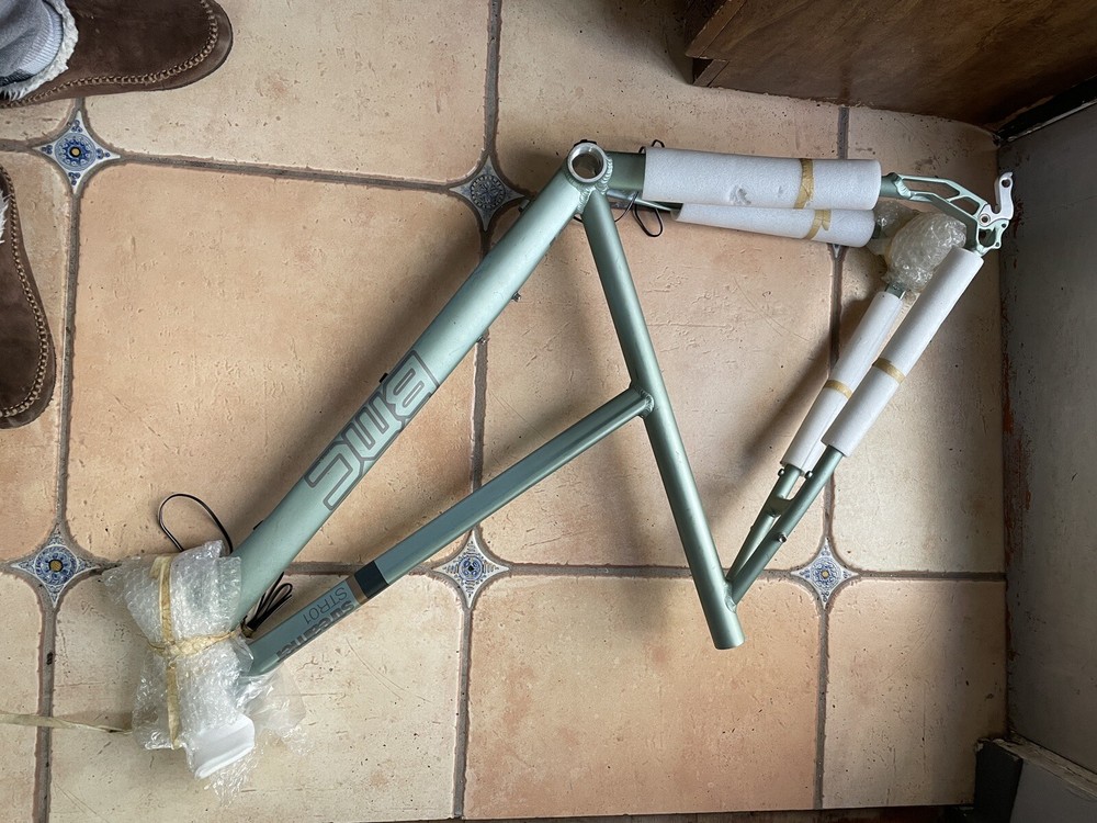 BMC bicycle frame. Streamer STR01 Extremely lightweight. Size L