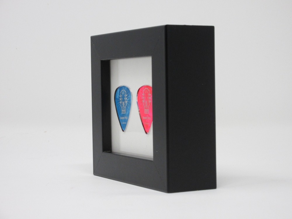 2 GUITAR PICKS (NOT INCLUDED) SMALL DISPLAY FRAME
