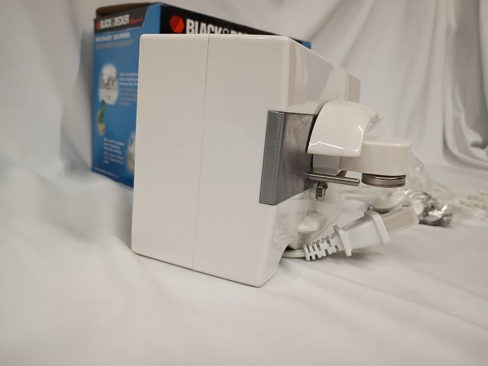 BLACK & DECKER Spacemaker Can Opener Under Cabinet - White CO85