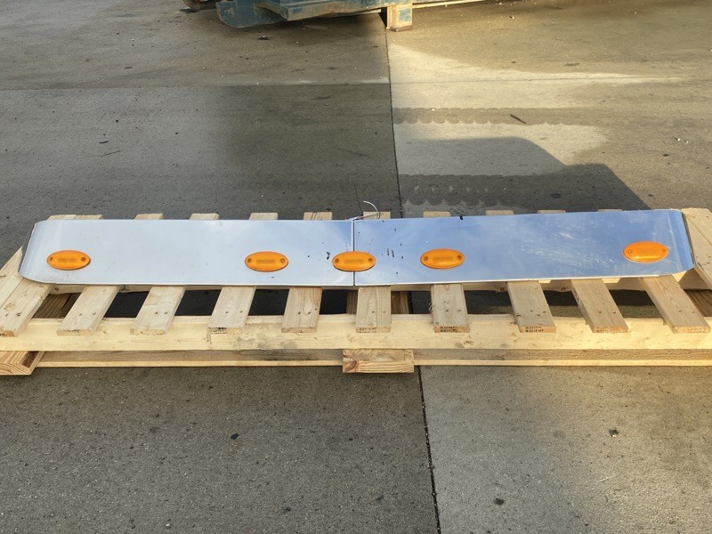 2013 Caterpillar CT660 Visor (654-10789)