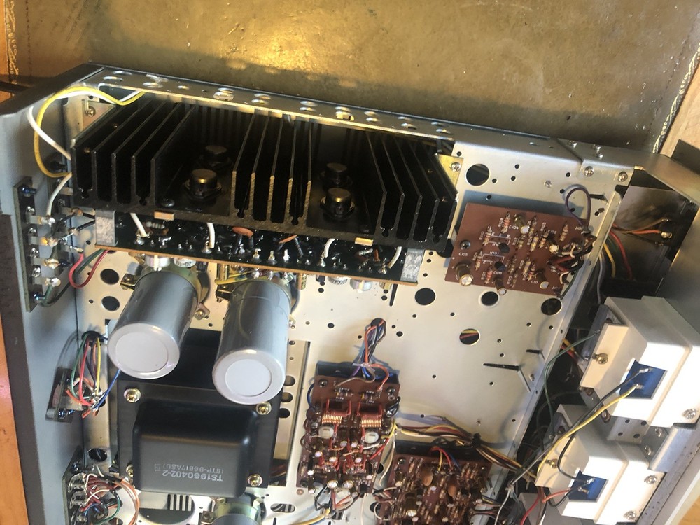 Marantz 2440 Quadradial Amplifier