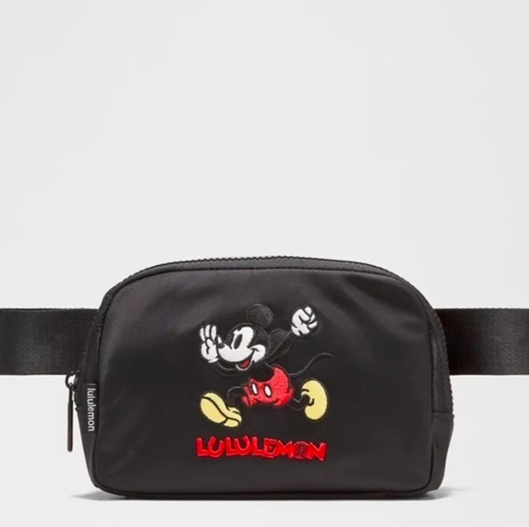 Disney Everywhere Belt Fanny Pack Black Mickey in Motion Graphic Bag with tags