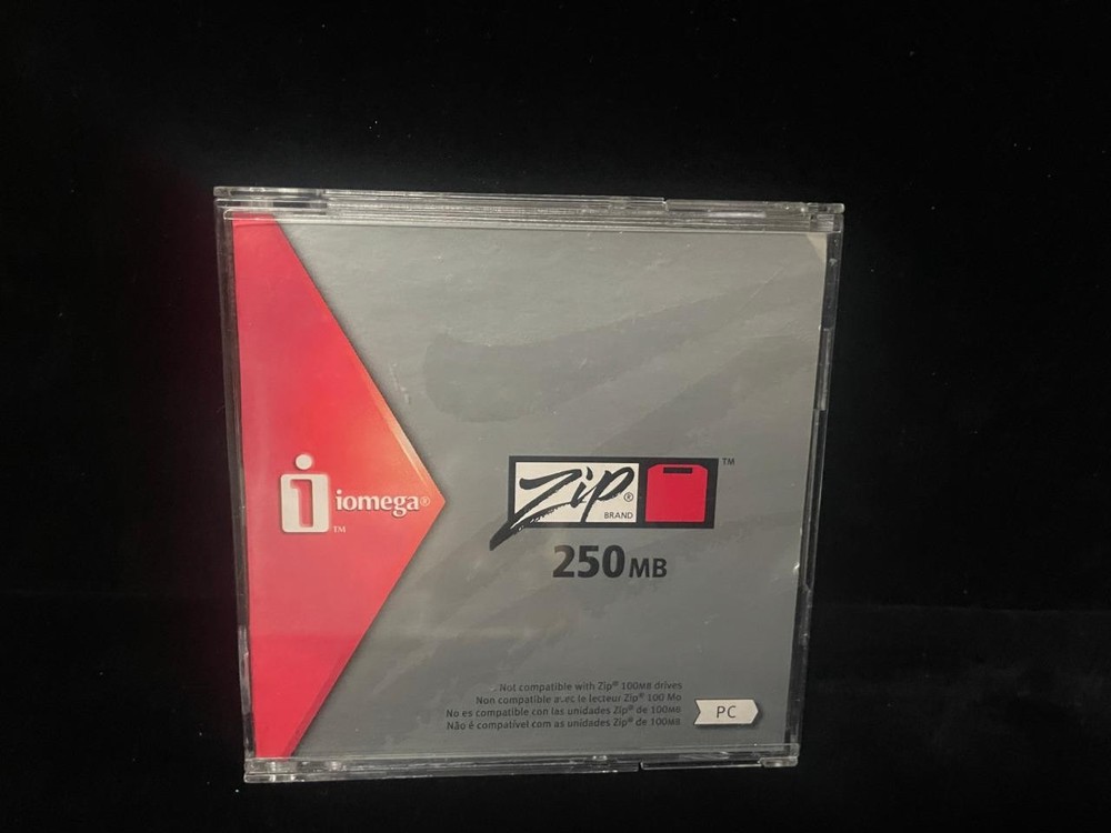 Iomega Zip 250MB Disk --NEVER USED