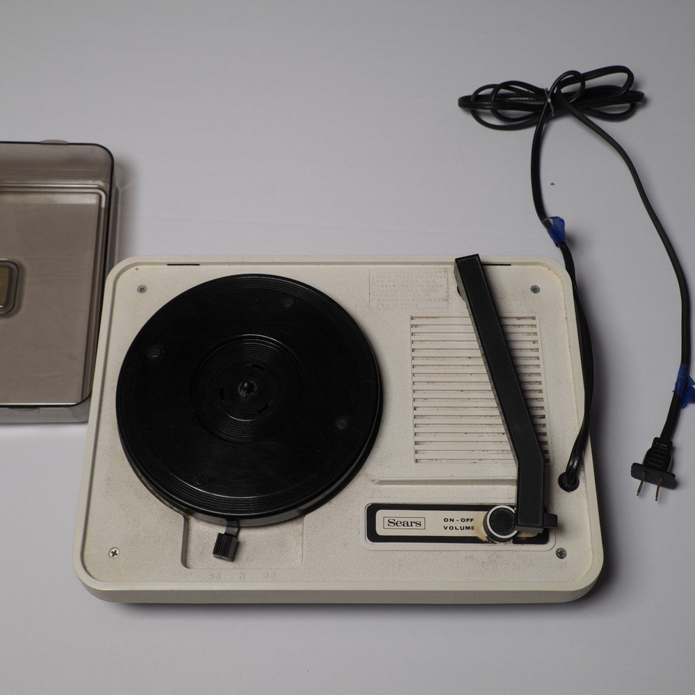 Vinyl Record Player (Sears, Model No. 39032260400) **UNTESTED, NEEDS NEEDLE**