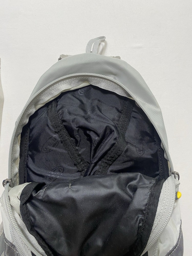 Camelbak Pixie Hydration Backpack. 1.4 Liters. 50 Oz . Short Distance Light